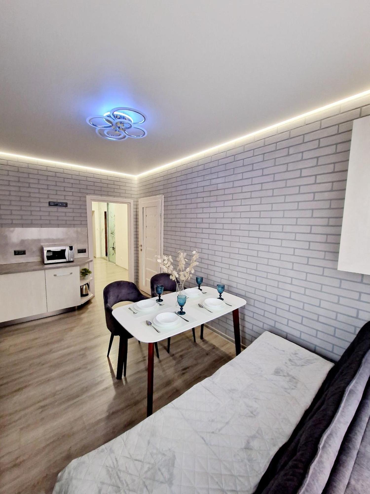 Apartament On Chornovola, 40 Жк "Варварівка" Lutsʼk Exteriör bild
