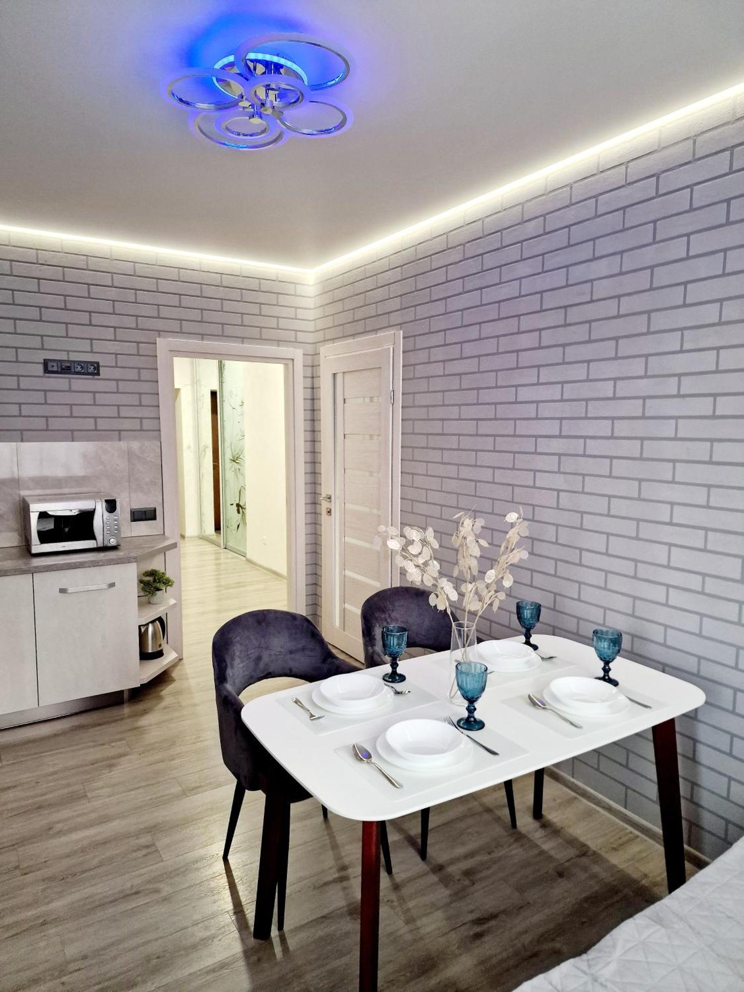 Apartament On Chornovola, 40 Жк "Варварівка" Lutsʼk Exteriör bild